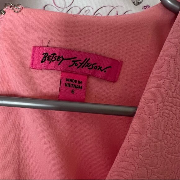 Betsey Johnson Coral Pink Textured Dress Vneck zip up back stunning flowers - Picture 6 of 8